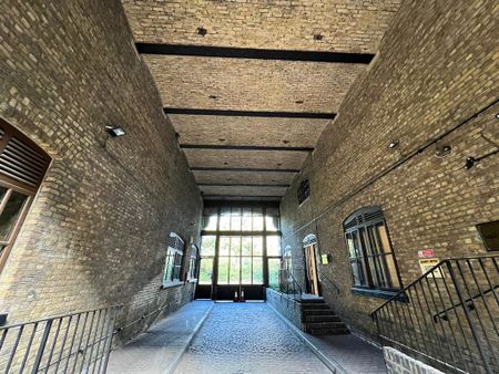 Telfords Yard , Wapping, London - Photo 2