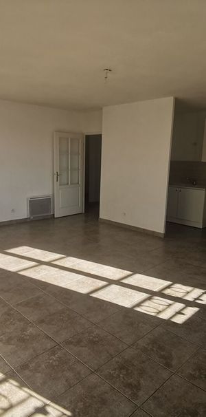 Location Appartement 3 pièces 80m² CHARTRES 28000 - Photo 1