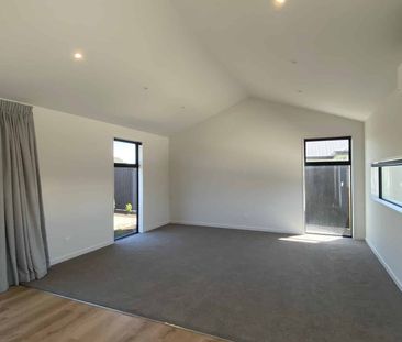 64a Southfield Drive, Lincoln, - Photo 1