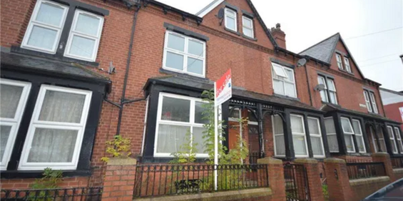4 bedroom terraced house to rent - Photo 3