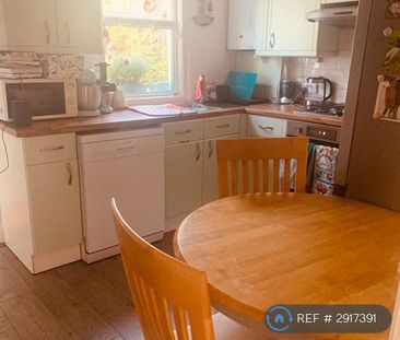 2 bedroom end of terrace house to rent - Photo 4