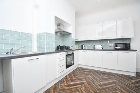 1 bed house share to rent in Lebanon Street, Burnley, BB10 - Photo 2