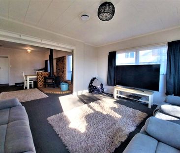 Wonderful Quiet Family Home - Photo 3