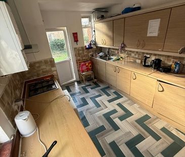 Room in a Shared House, Prout Grove, NW10 - Photo 2