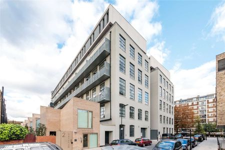 Spacious three bedroom apartment with large windows in the ex Burberry factory conversion. - Photo 3