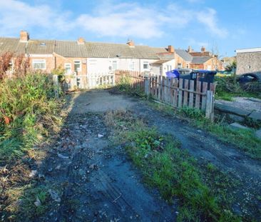 2 bedroom terraced house to rent - Photo 4