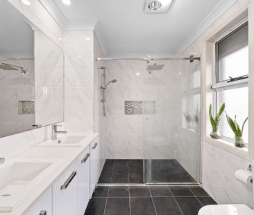 Exquisite 5 Bedroom Home in Greenfield Park - Photo 1