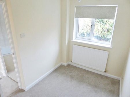 2 bedroom terraced house to rent - Photo 3