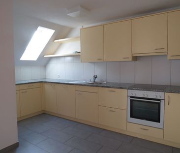 Modern 4.5-Zimmer-Maisonette-Wohnung in idyllischer Lage - Photo 5