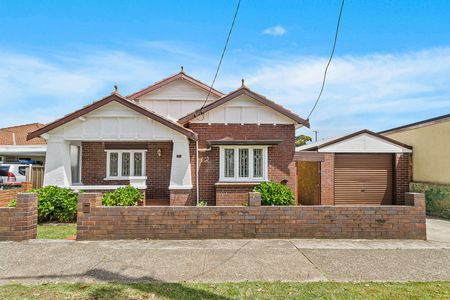 Tastefully Renovated Home-Walk To The Beach - Photo 4