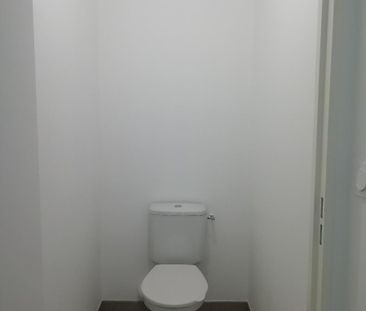 Location Appartement 2 pièces 45m² ANGERS 49100 - Photo 2