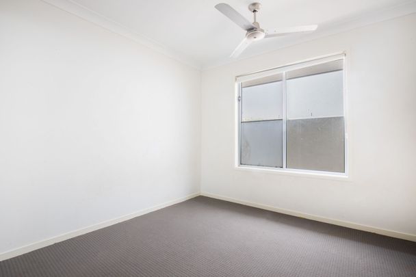 Modern & Spacious Family Home! - Photo 1