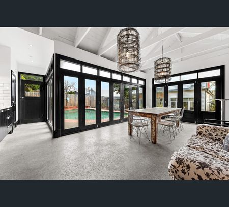 18 Brisbane Street, Ascot Vale, Vic 3032 - Photo 2