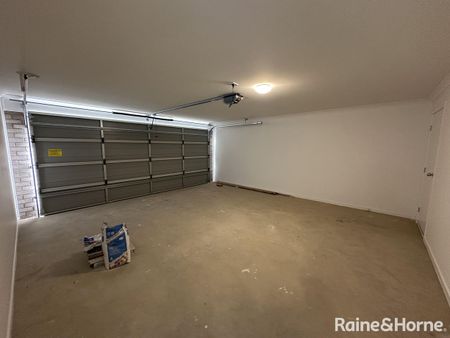 Spacious 4-Bedroom Family Home in Munno Para Downs - Comfort & Convenience! - Photo 4