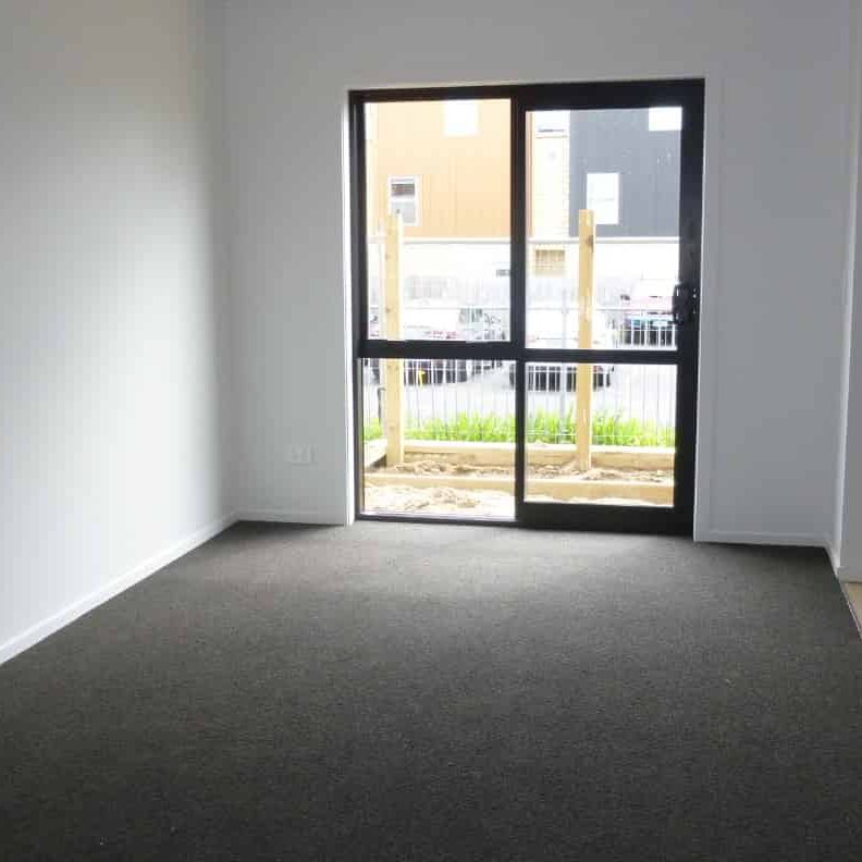 Rent Rebated - Walk to CBD! - Photo 1