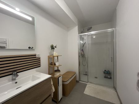 Location Appartement 2 pièces 50m² MARCQ EN BAROEUL 59700 - Photo 4