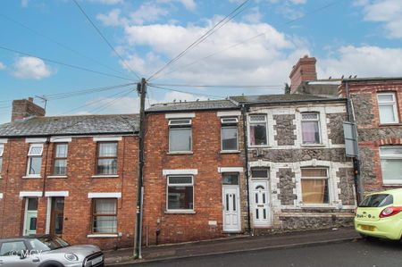 2 bedroom terraced house to rent - Photo 4
