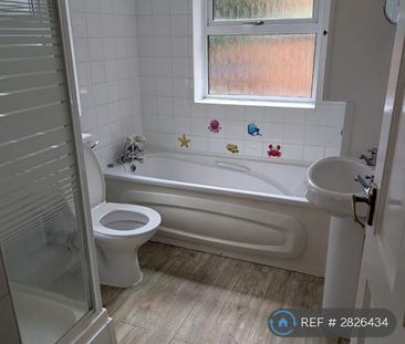 3 bedroom terraced house to rent - Photo 4