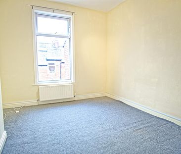 3-Bed Terraced House to Let on Colenso Road, Preston - Photo 2