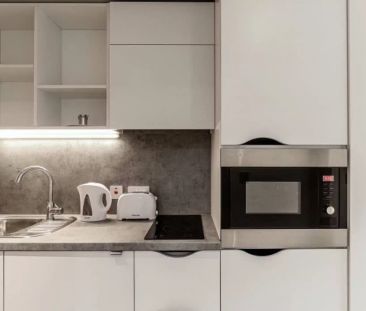 Penthouse Studio - Photo 4