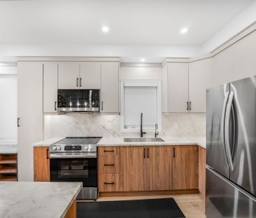 For Lease - 49 Campwood Crescent, Brampton, Ontario - Photo 4