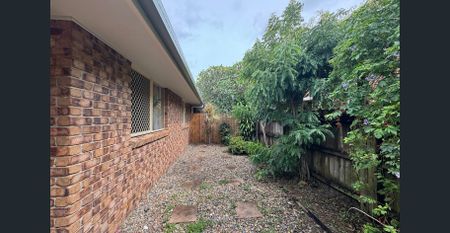 Three-bedroom unit in the heart of Lennox - Photo 5