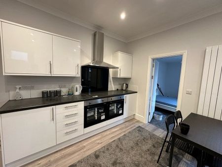 Southwell Road West, Mansfield, NG18 - Photo 2