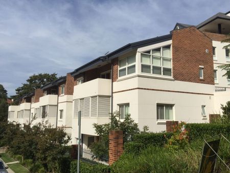 Sunlit Residence in the Heart of Killara with Contemporary Finishes&comma; North East Facing - Photo 5