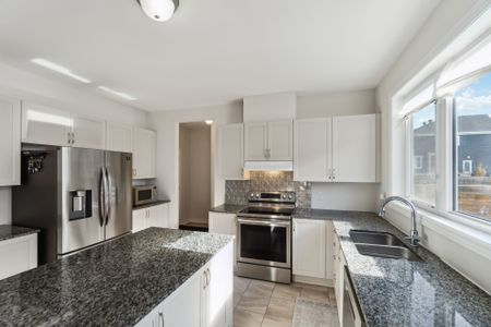 For Lease - 503 PONTHIEU Circle, Orleans - Convent Glen and Area, Ontario - Photo 2