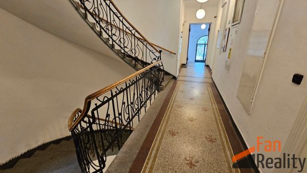 Pronájem pokoje 86 m² - Fotografie 1