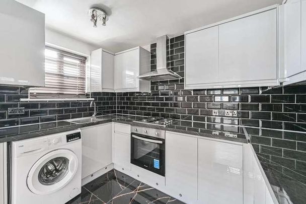 Frances Street, Woolwich, SE18 - Photo 1