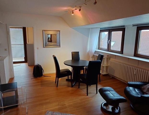 1,5-Zimmer, möblierter Dachgeschosswohnung - Photo 1