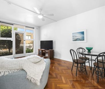 Stylish Ground Floor Apartment in the Prestigious Scotch Hill Precinct - Photo 1