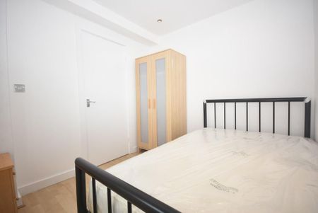 3 bedroom apartment to rent - Photo 2