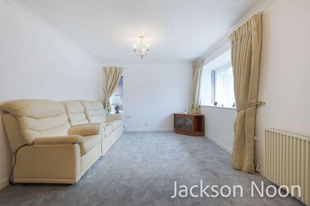 Oakmead Green, Epsom, KT18 - Photo 1