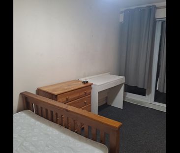 Room in a Shared House, Peregrine Street, M15 - Photo 1