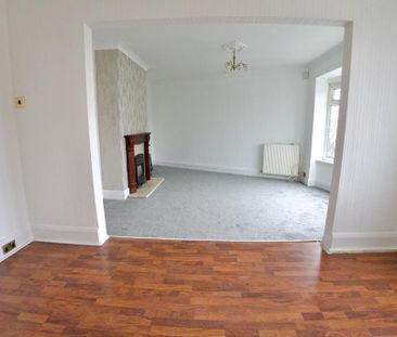 4 bedroom flat to rent - Photo 1