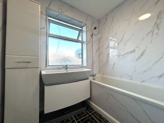 4 Bed Semi-Detached House, Welford Road, LE2 - Photo 1