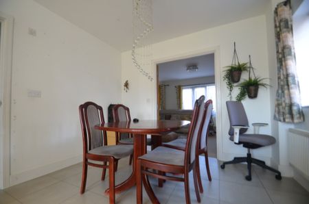 4 bedroom Semi-detached house to rent - Photo 3