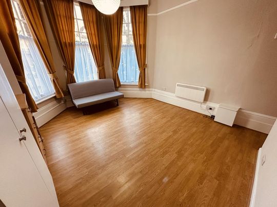Studio to rent - Photo 1