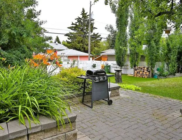 RENOVATED LEGAL 2BR basement suite close to Westbrook Mall | Calgary - Photo 1