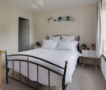 2 bedroom end of terrace house to rent - Photo 5