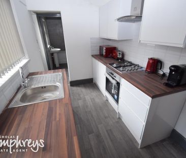 3 bedroom terraced house to rent - Photo 4