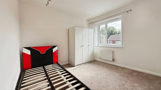 Detached House to rent - Pinnacle Hill, Bexleyheath, DA7 - Photo 1