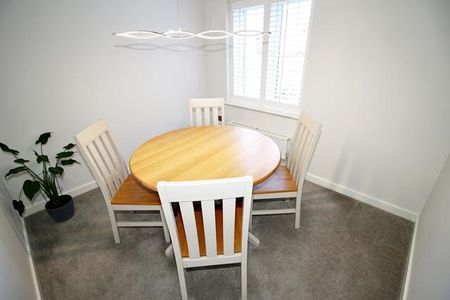 3 bedroom detached house to rent - Photo 5