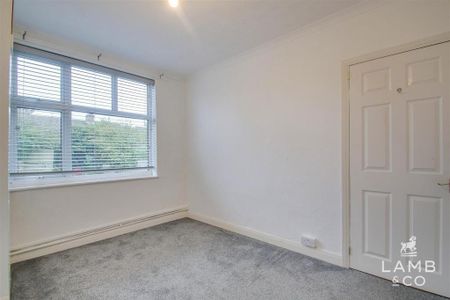 2 bedroom maisonette to rent - Photo 3