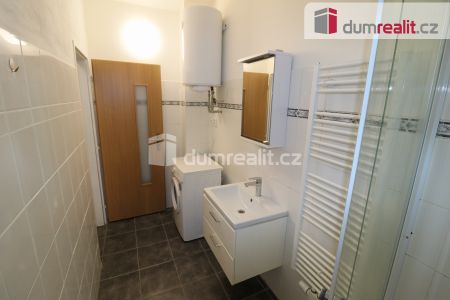 Pronájem bytu 2+1 55 m², náměstí Republiky 282, Jáchymov - Photo 5