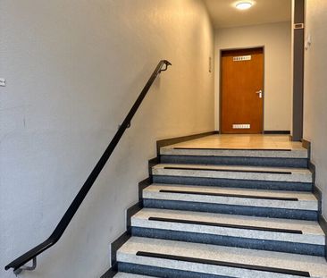 Gepflegte 3-ZKB-Wohnung im 1.OG mit Balkon + Loggia in ruhiger stad... - Photo 1