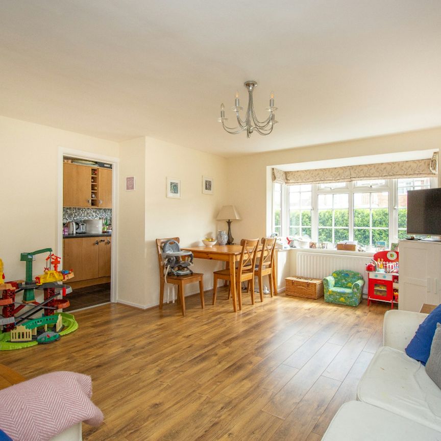 Overstone Road, Harpenden, Hertfordshire, AL5 5PL - Photo 1