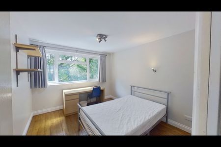 5 Bed End Terrace, Friars Court, NG7 - Photo 5